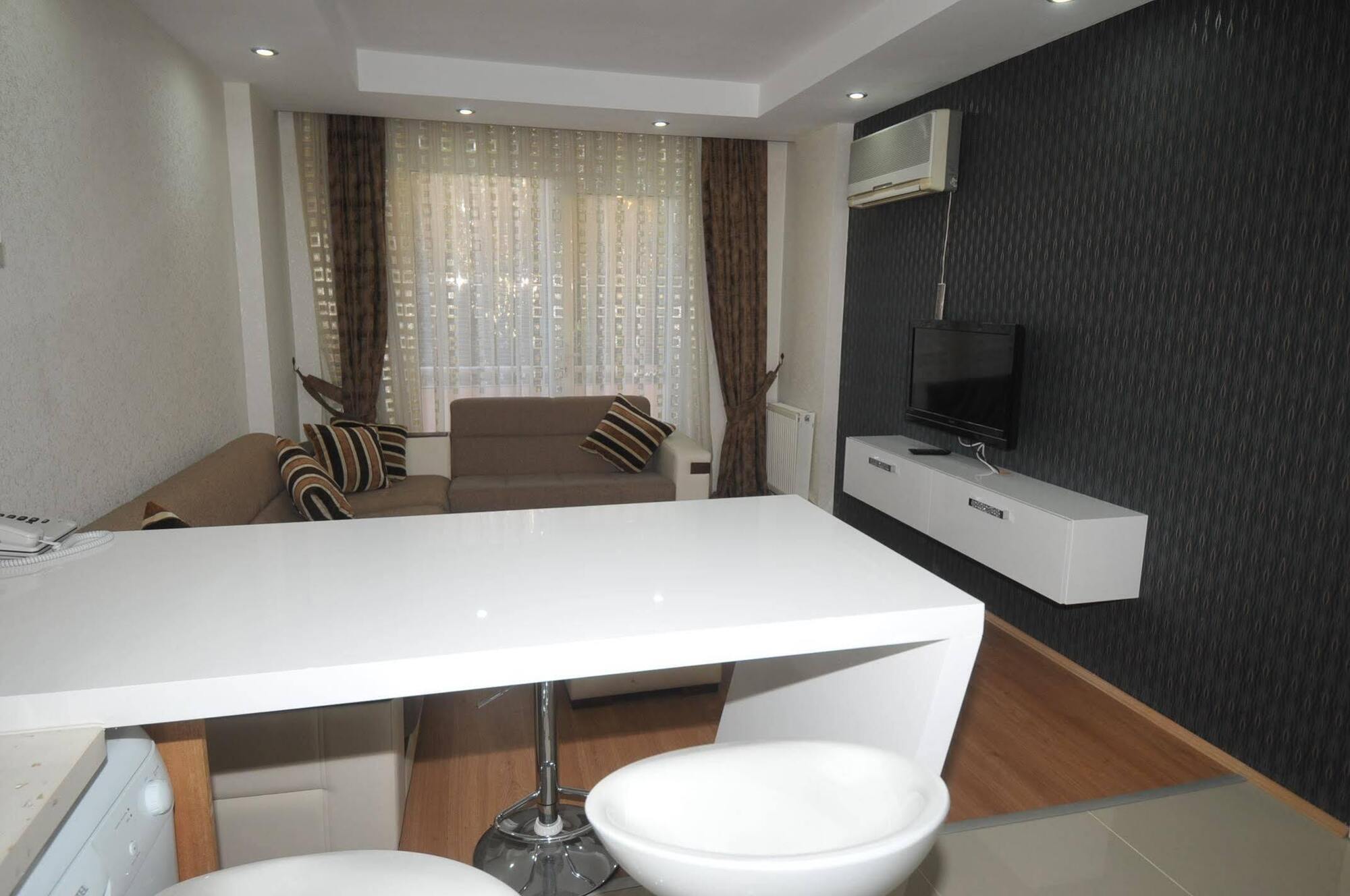 Lycus Hotel 4*