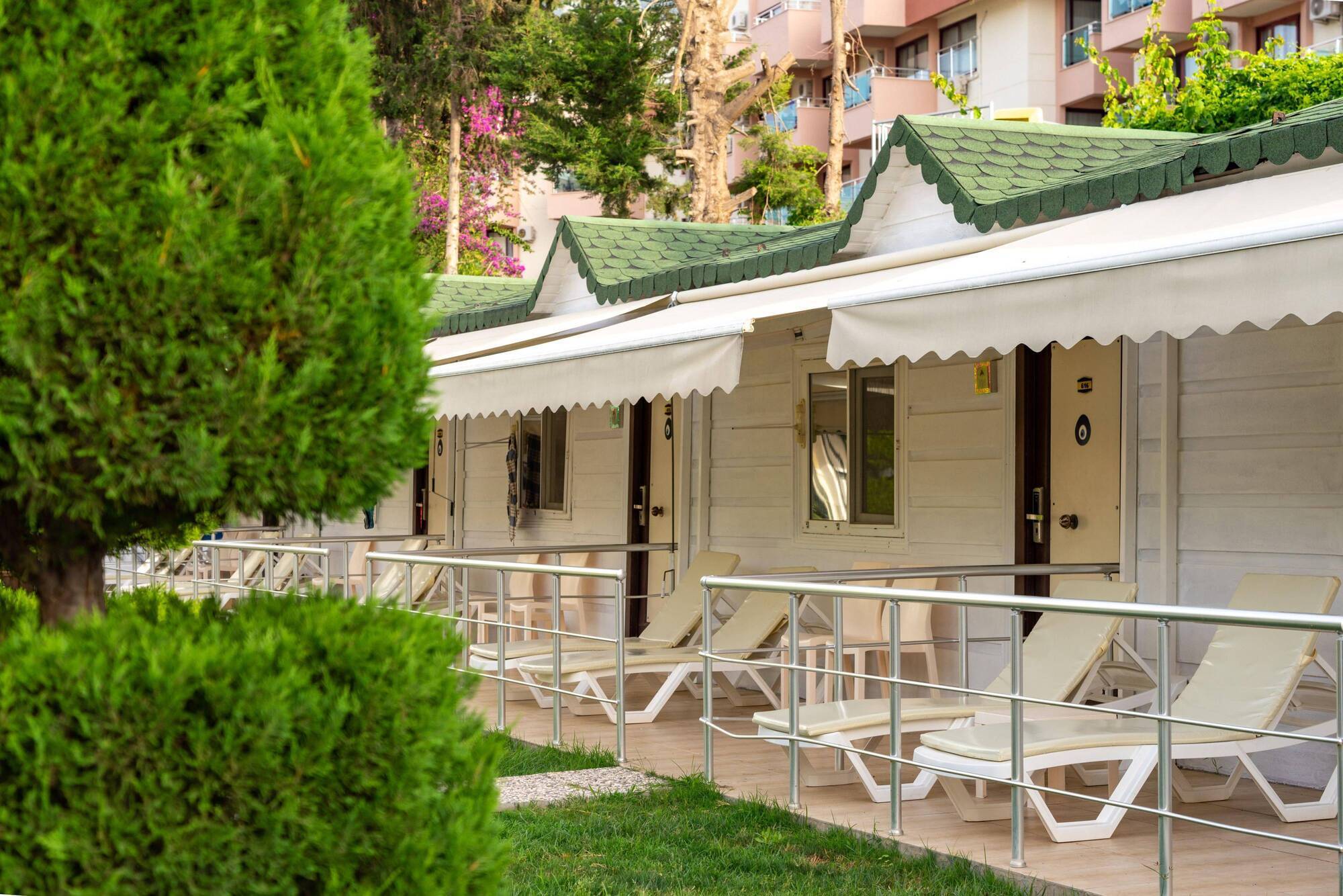 Hotel Armas