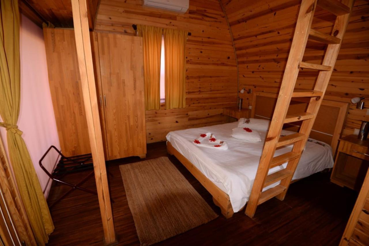 Otantik Tas Ev Bed & Breakfast