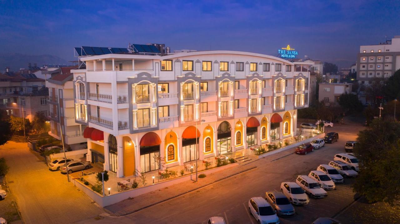 The Sansa & Hotel 3*