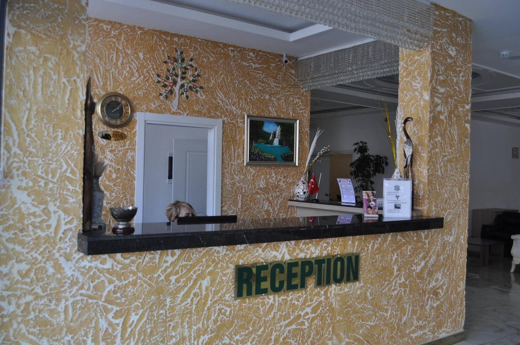 Life Hotel 2*