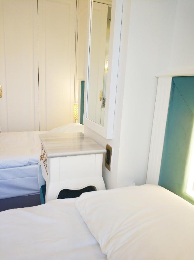 Ligos Hotel *