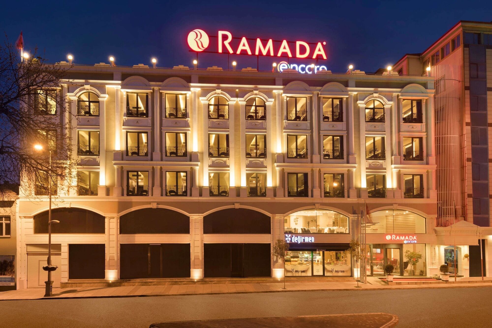 Hotel Ramada Encore By Wyndham