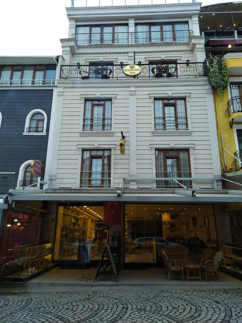 Magnaura House