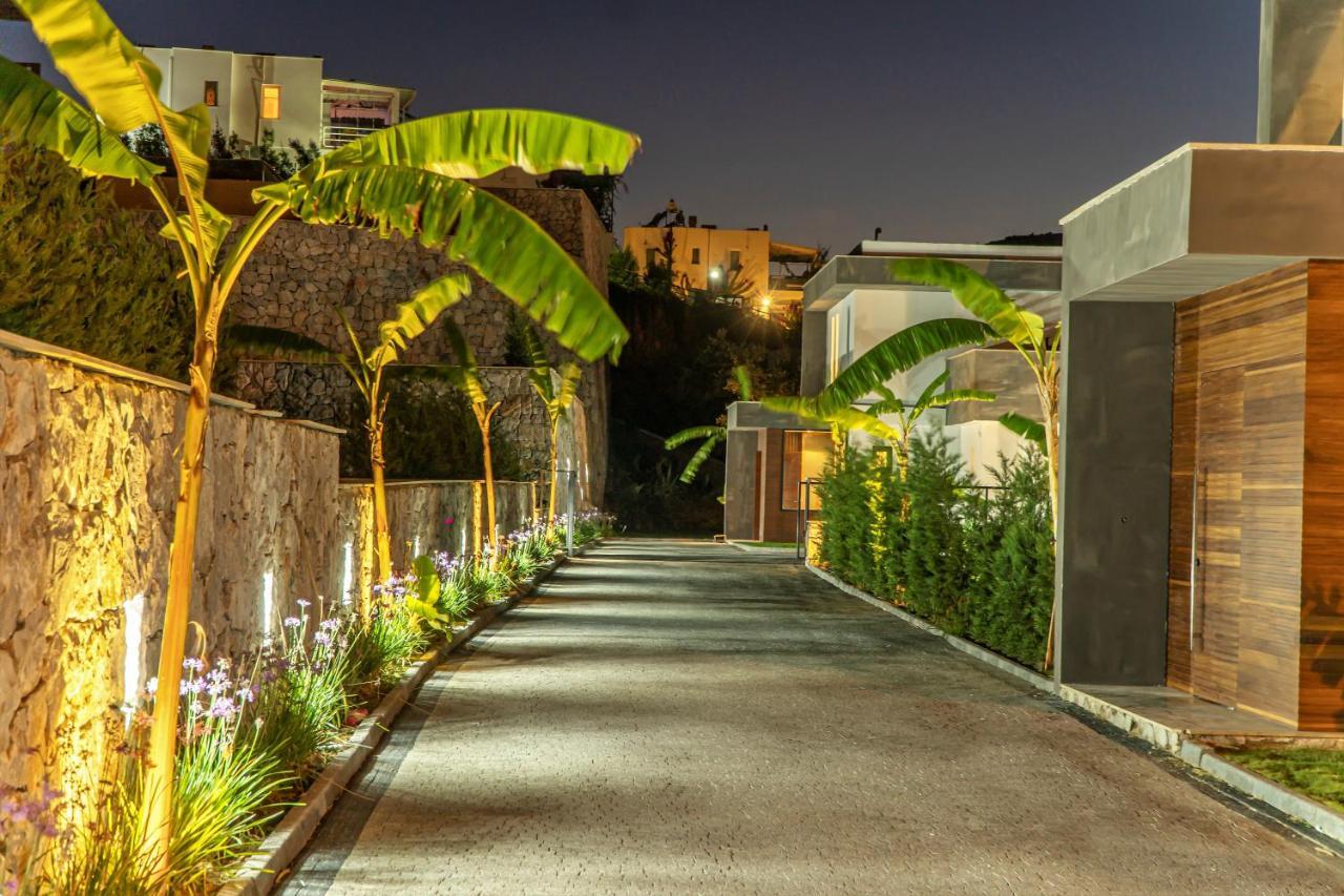 7 Deluxe - A Seductive Blend Of Style And Serenity Villa *