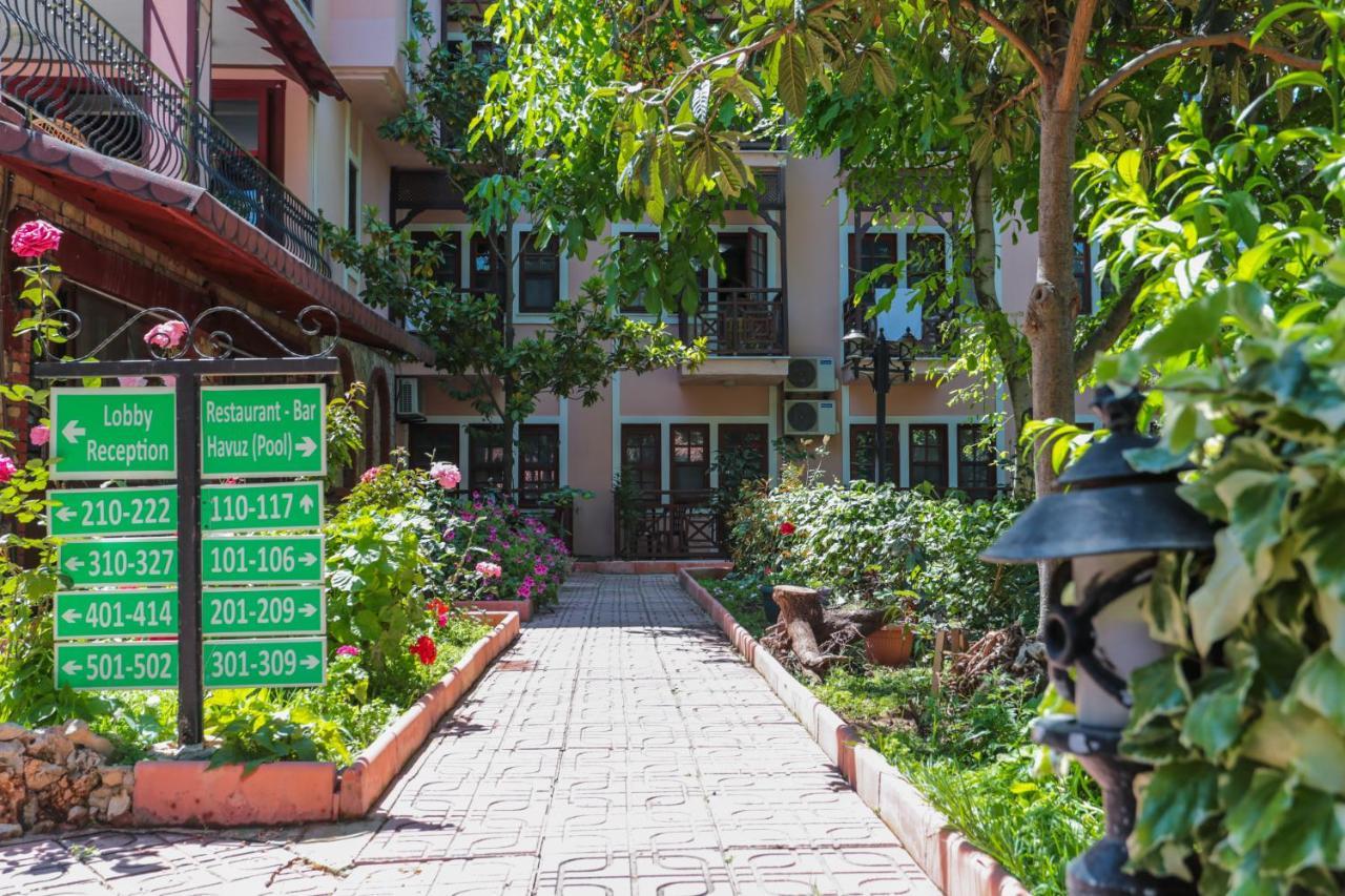 Club Pink Palace Hotel Oludeniz