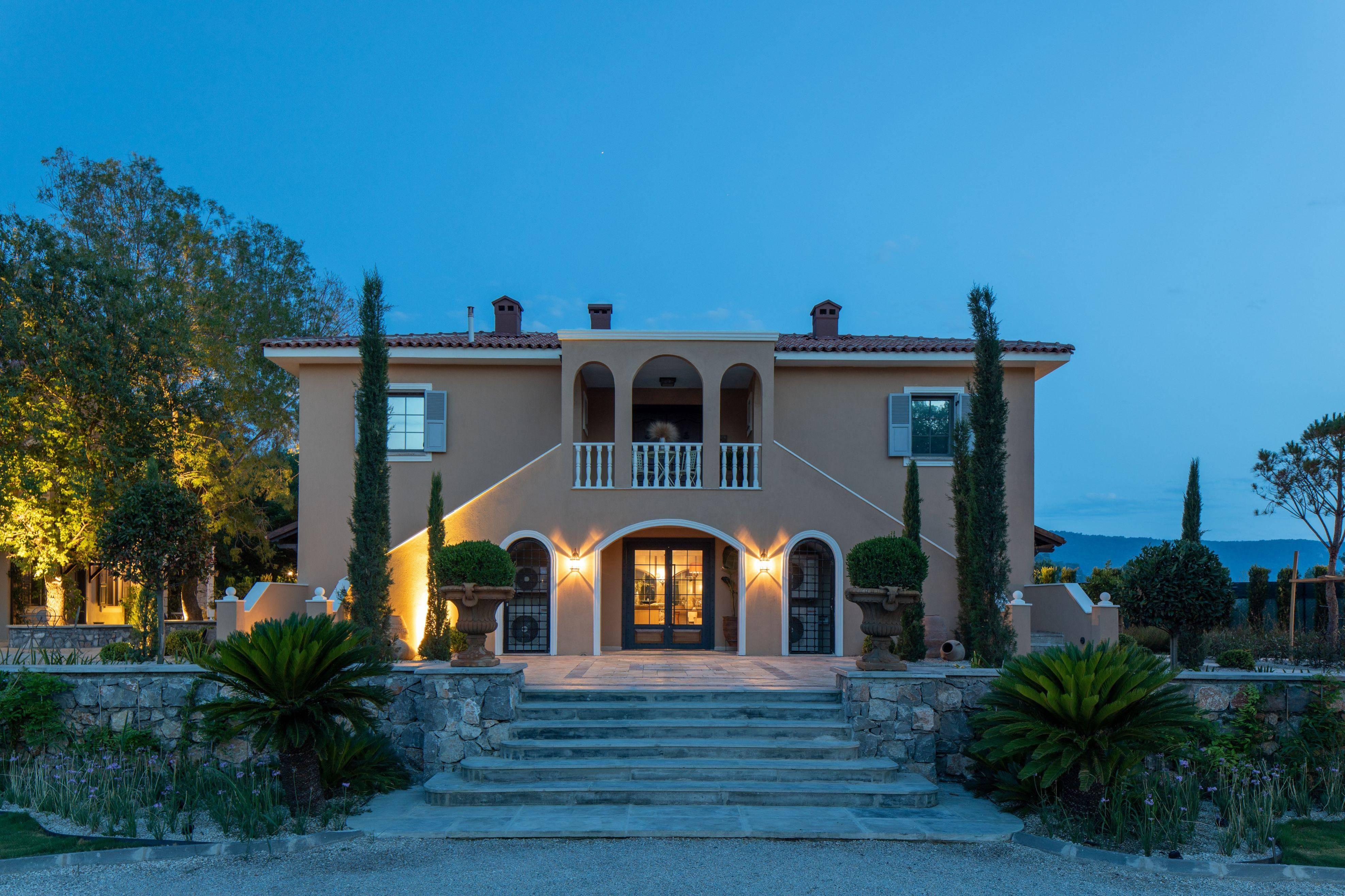 Zigo's Hotel 4*
