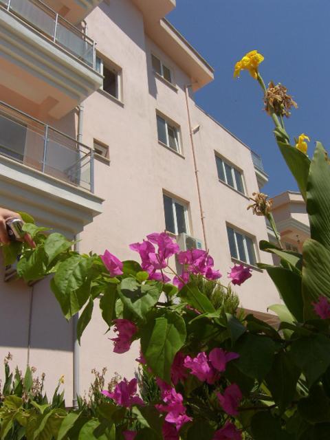 Malibu Residences Apartment