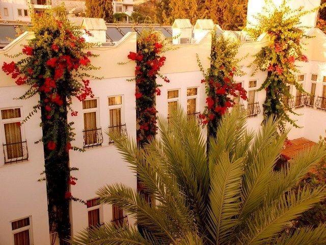 Hotel Chronos