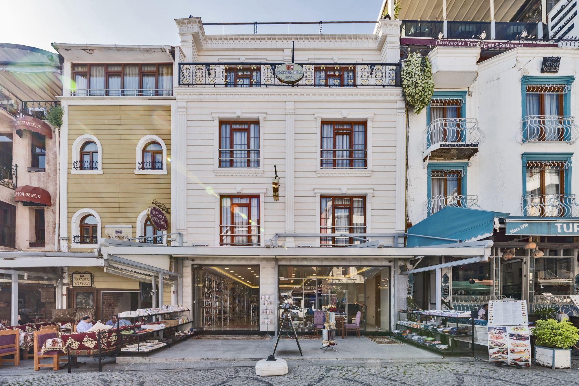 Magnaura House Hotel