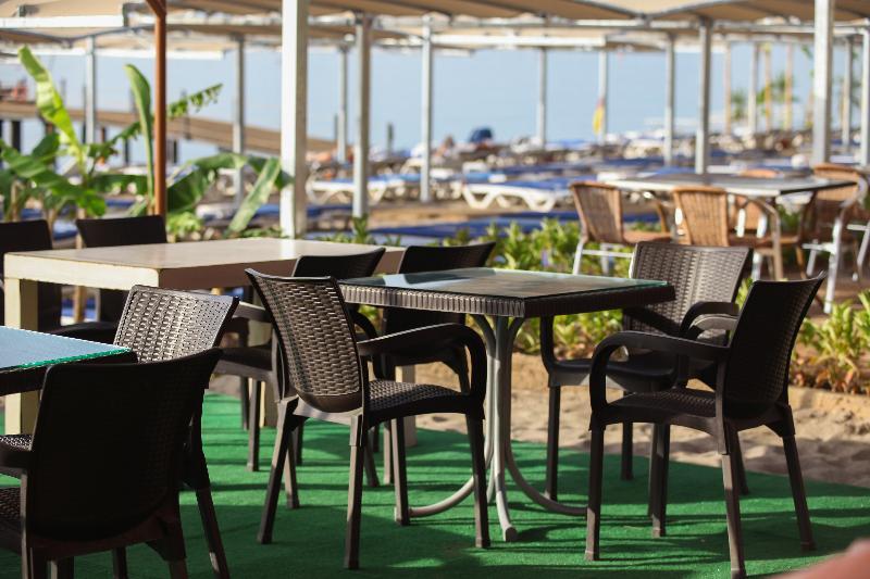 Batont Garden Hotel 3*