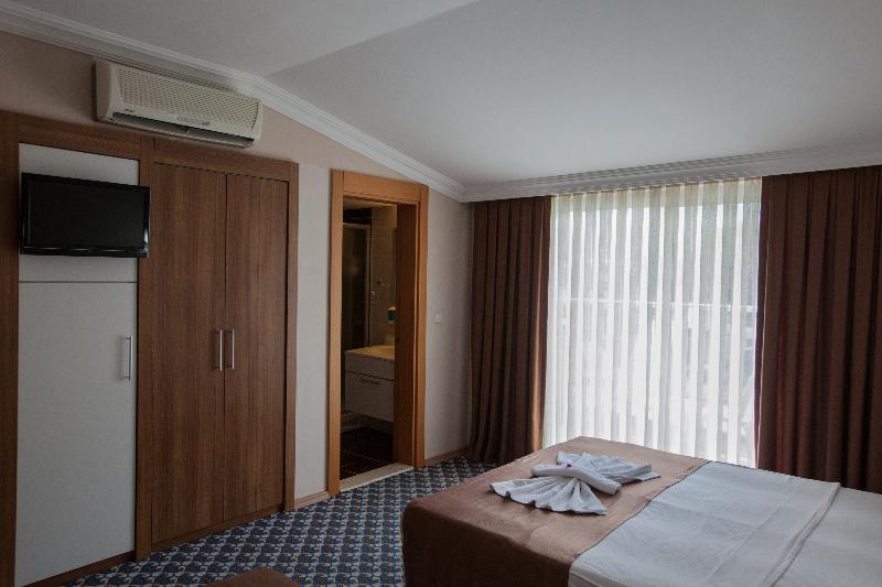 Batont Garden Hotel 3*
