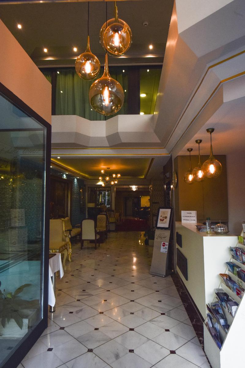 Hotel Elan Pera 3*