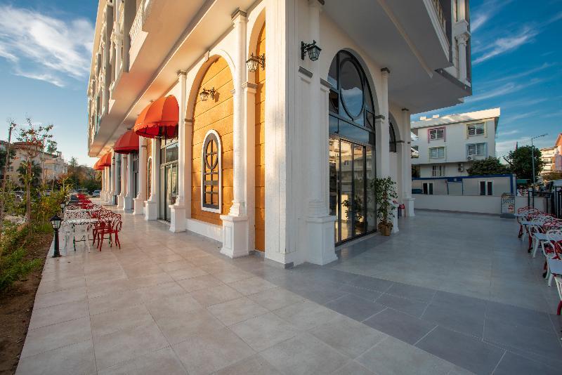 The Sansa & 3* Manavgat
