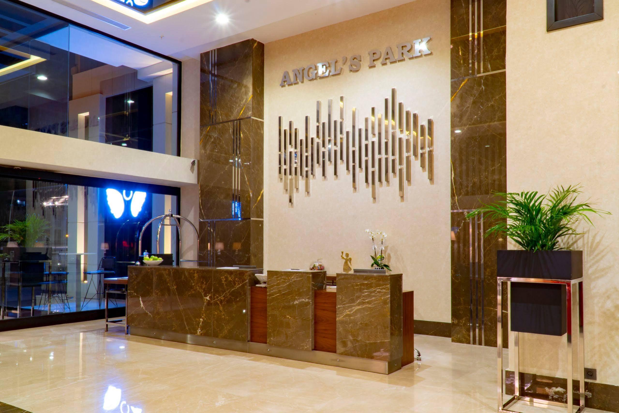 Angel's Park Hotel 4*