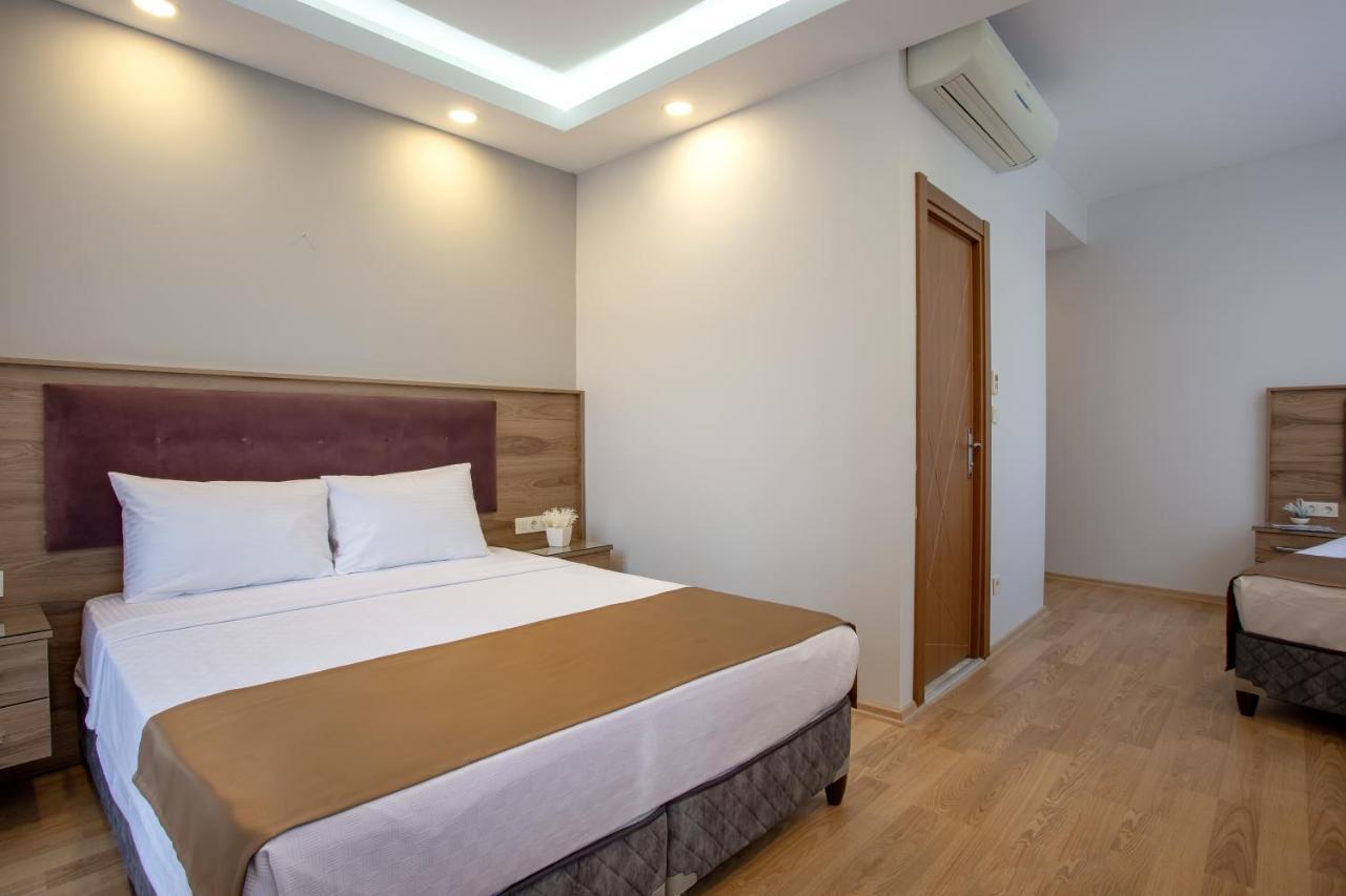 West Palace Hotel 2*