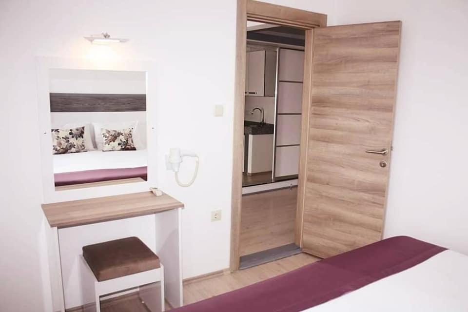 Parla Aparthotel 2*