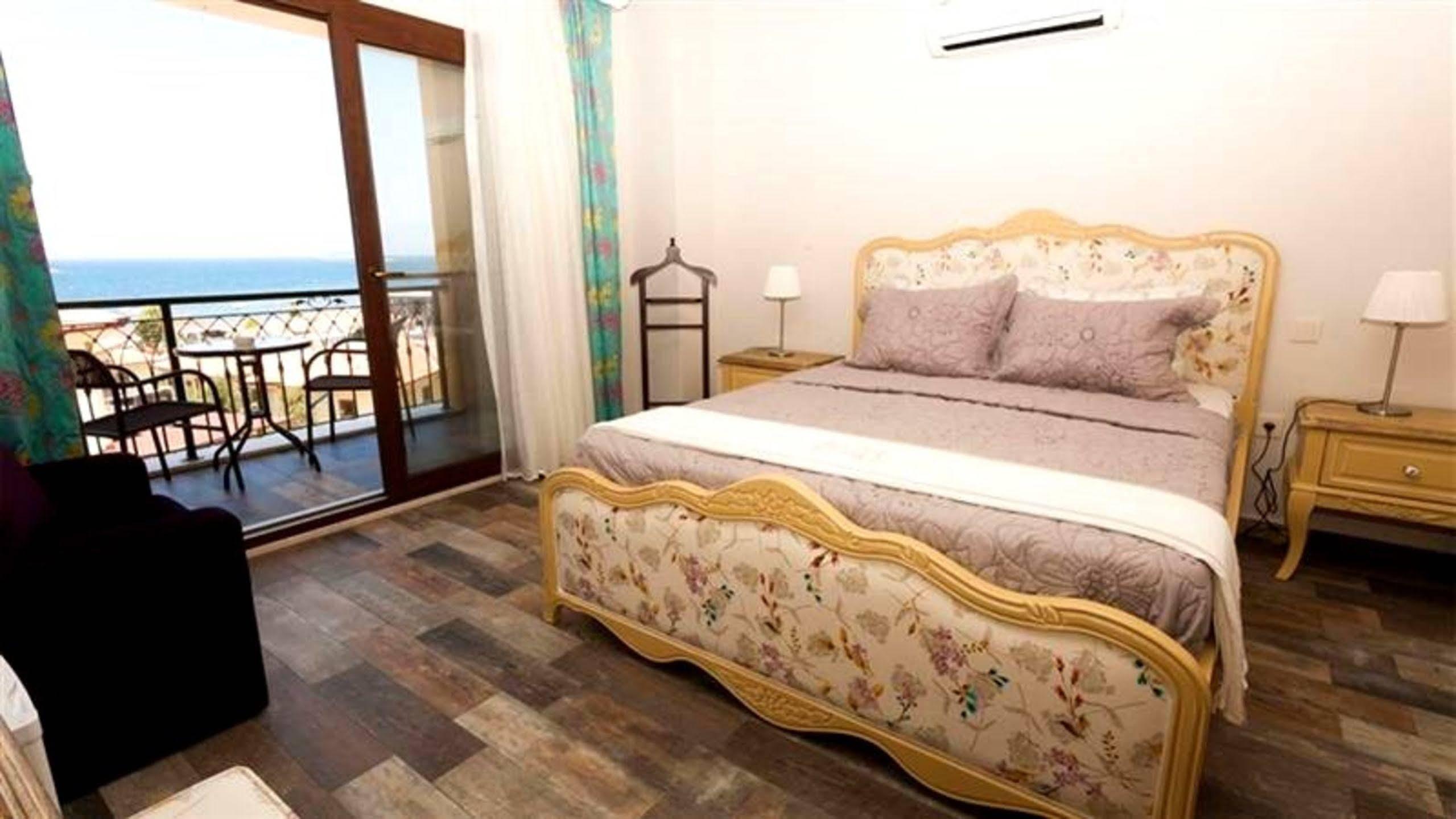 Niluefer Butik (adults Only)
