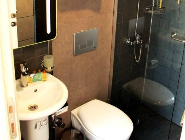 Hotel The Reina 3*