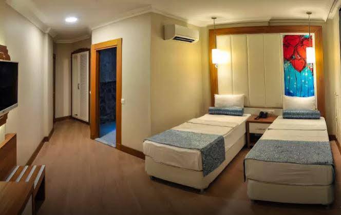 Exelans Hotel 3*