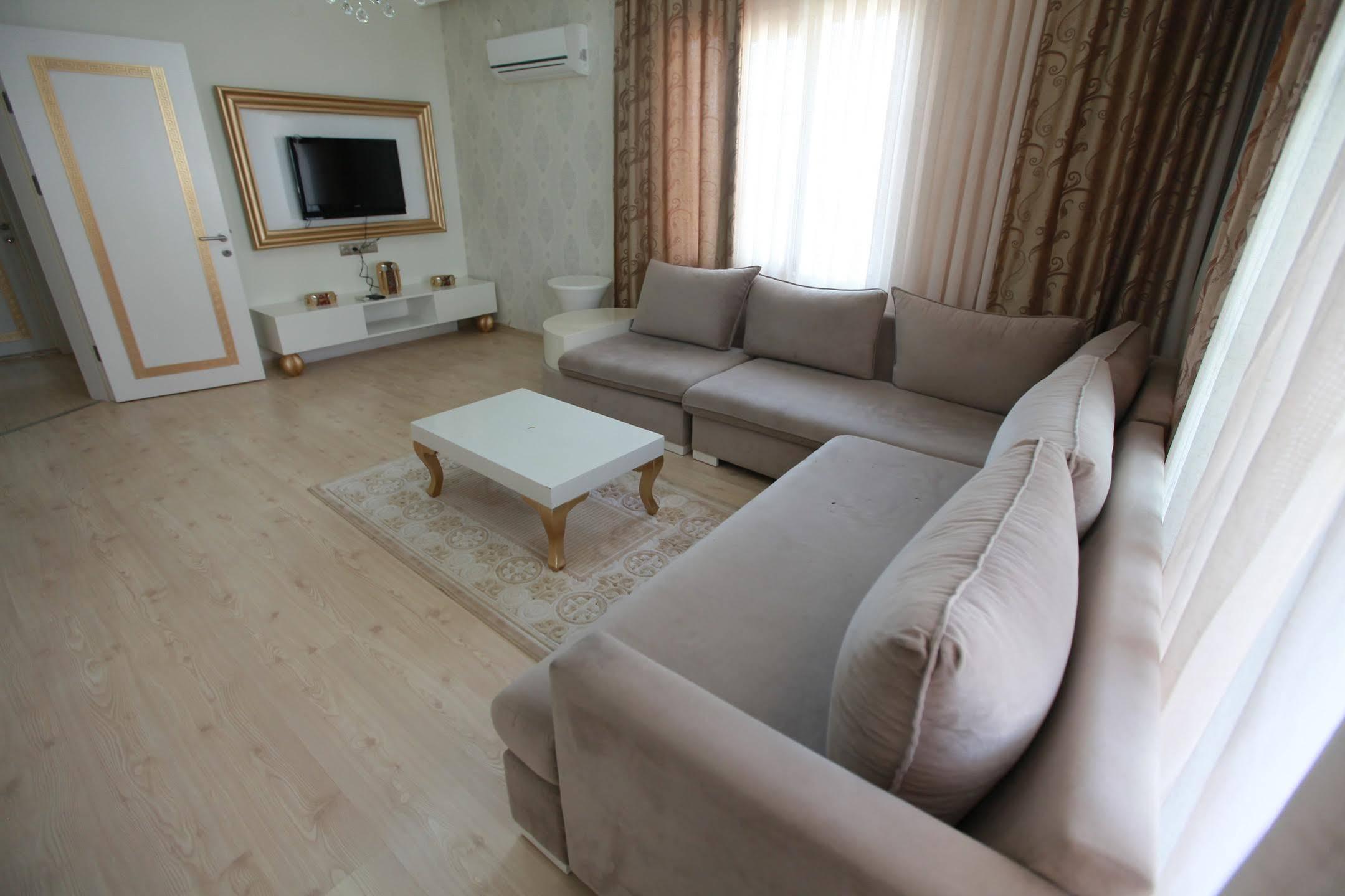 Akbuk Palace Aparthotel 2*