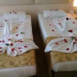 Mg Moms Hotel