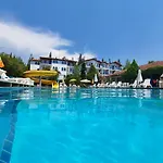 Silver Pine Hotel