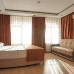 River Hotel