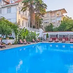Splendid Palace