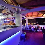Side Royal Paradise