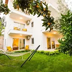 Garden Court Apartments