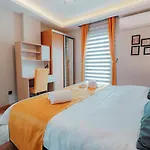 Umut Apartments