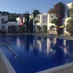 Paradise Apart Hotel