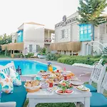 Alacati Marina Palace