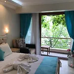 Mola Hotel