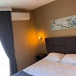 Avisos Hotel And Apartment
