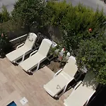 Villasevval-Sleeps8-Pool-Bbq-Ac-Neartown
