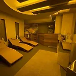 Le Luxe Suites Hotel & Spa