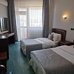 Flora Hotel
