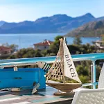 Derin Mavi Suit Butik Otel