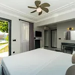 Art Suites Hotel