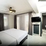Art Suites Hotel