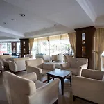 Latanya Park Resort