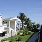 Northdoor Hotel