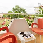 New Garden Aparthotelside
