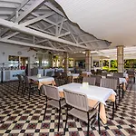 Side Star Beach Hotel