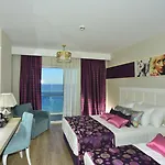 Azura Deluxe Resort & Spa
