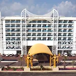 Azura Deluxe Resort & Spa