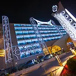 Azura Deluxe Resort & Spa