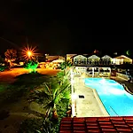 Sayanora Hotel